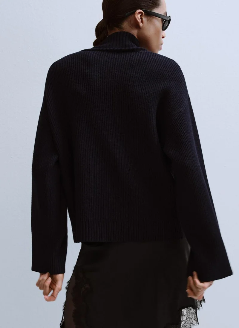 مانجو Perkins-neck sweater with button